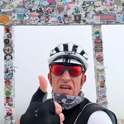 Le VCG au Ventoux - Pascal au sommet du Ventoux